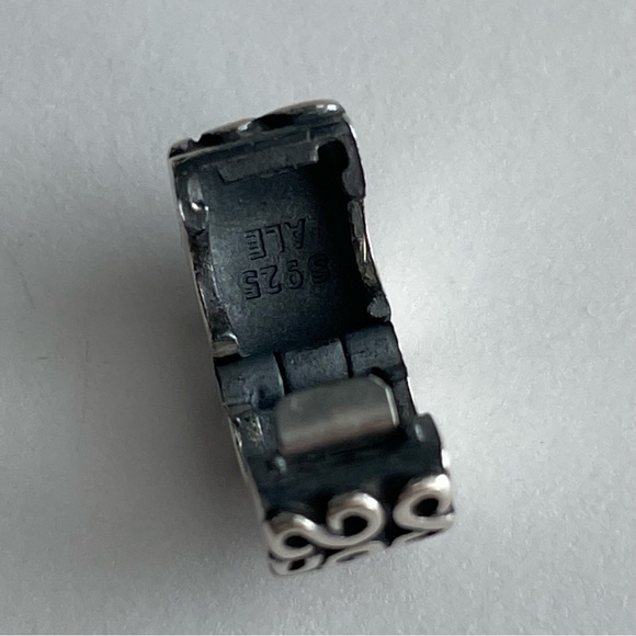 Retired Authentic Pandora swirl clip - Picture 3 of 6